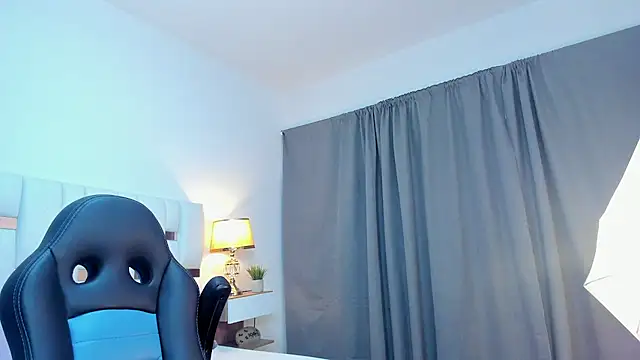 iamCharlotte19 online show from 07.24.26