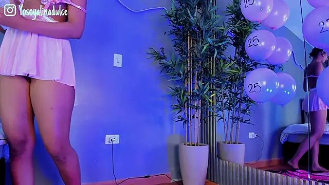 Snapshot of AlinaSweett_ chatting on 10.02.25 AlinaSweett online show from 10.02.25