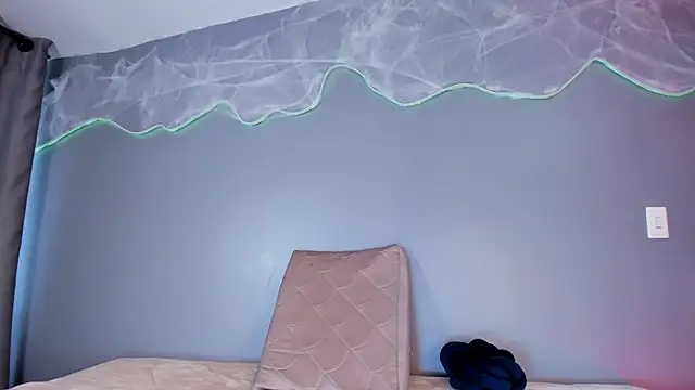 Snapshot of AlinaSweett_ chatting on 10.23.25 AlinaSweett online show from 10.23.25