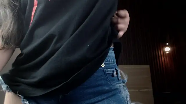 Snapshot of alice_coopperx chatting on 10.15.25 alice coopperx online show from 10.15.25