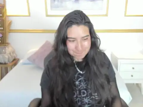 Snapshot of alice_coopperx chatting on 10.30.25 alice coopperx online show from 10.30.25