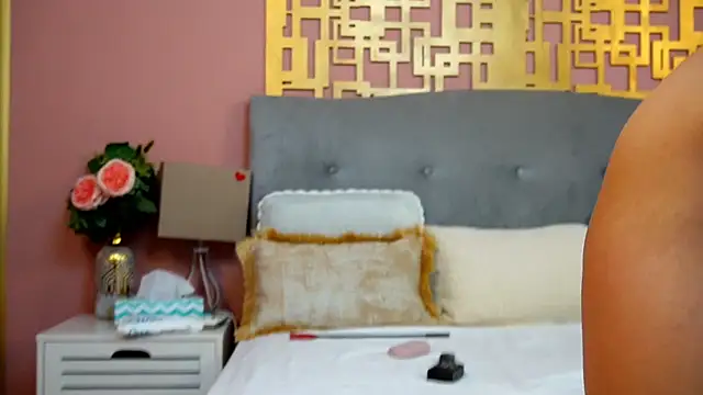 LaylaaDiamond online show from 10.18.25