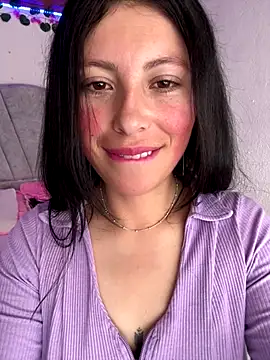 Mia salinass online show from 09.24.25