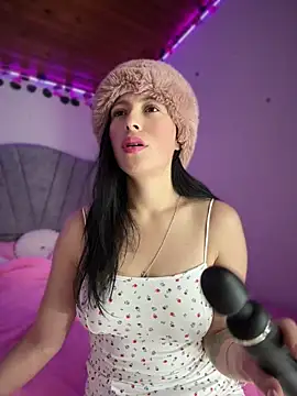 Snapshot of Mia_salinass chatting on 05.18.26 Mia salinass online show from 05.18.26