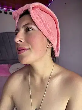 Snapshot of Mia_salinass chatting on 05.22.26 Mia salinass online show from 05.22.26