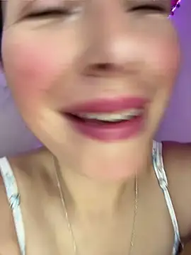 Snapshot of Mia_salinass chatting on 05.23.26 Mia salinass online show from 05.23.26
