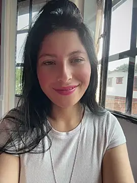 Snapshot of Mia_salinass chatting on 05.27.26 Mia salinass online show from 05.27.26
