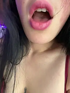 Snapshot of Mia_salinass chatting on 06.06.26 Mia salinass online show from 06.06.26