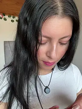 Snapshot of Mia_salinass chatting on 07.17.26 Mia salinass online show from 07.17.26