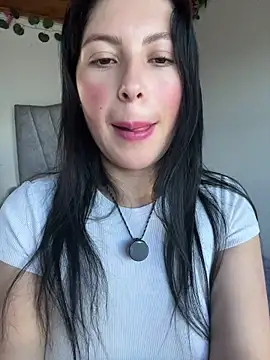Snapshot of Mia_salinass chatting on 07.25.26 Mia salinass online show from 07.25.26