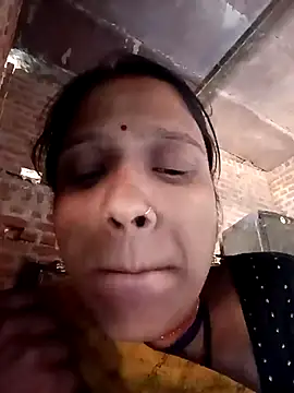 Snapshot of Xx_pooja chatting on 11.08.25 Xx pooja online show from 11.08.25