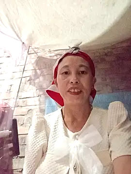 Snapshot of me-cute chatting on 09.25.25 me-cute online show from 09.25.25