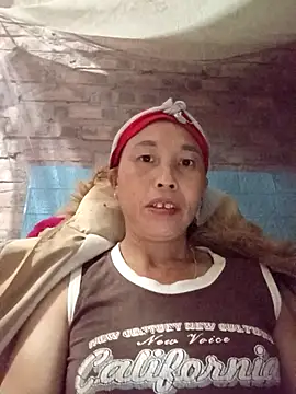 Snapshot of me-cute chatting on 09.28.25 me-cute online show from 09.28.25