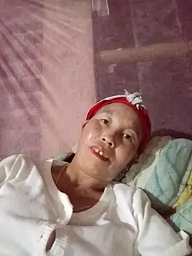 Snapshot of me-cute chatting on 09.30.25 me-cute online show from 09.30.25