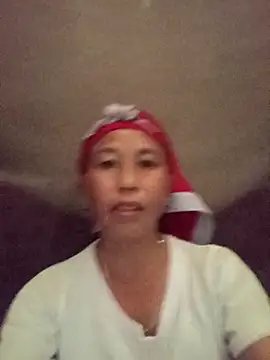 Snapshot of me-cute chatting on 10.05.25 me-cute online show from 10.05.25