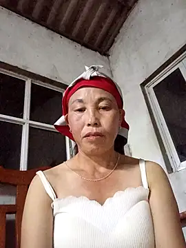 Snapshot of me-cute chatting on 10.06.25 me-cute online show from 10.06.25