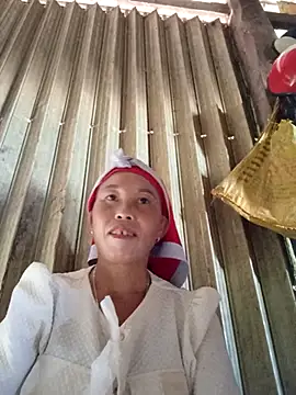 Snapshot of me-cute chatting on 10.16.25 me-cute online show from 10.16.25