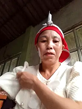 Snapshot of me-cute chatting on 10.16.25 me-cute online show from 10.16.25