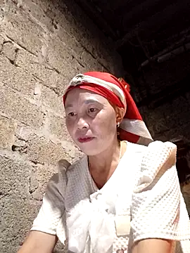 Snapshot of me-cute chatting on 10.20.25 me-cute online show from 10.20.25