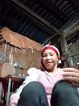 Snapshot of me-cute chatting on 10.23.25 me-cute online show from 10.23.25