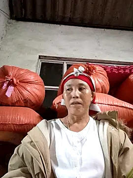 Snapshot of me-cute chatting on 10.24.25 me-cute online show from 10.24.25