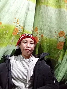 Snapshot of me-cute chatting on 11.03.25 me-cute online show from 11.03.25