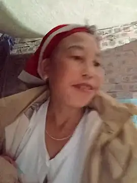 Snapshot of me-cute chatting on 11.06.25 me-cute online show from 11.06.25