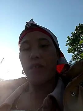 me-cute online show from 11.27.25