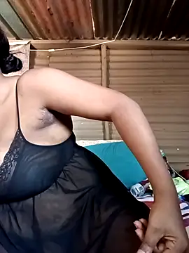 Snapshot of HappygalTheQueen chatting on 10.24.25 HappygalTheQueen online show from 10.24.25