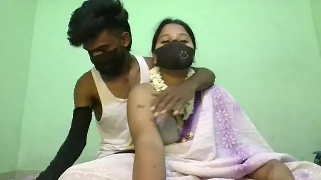 Shneeha le online show from 10.15.25