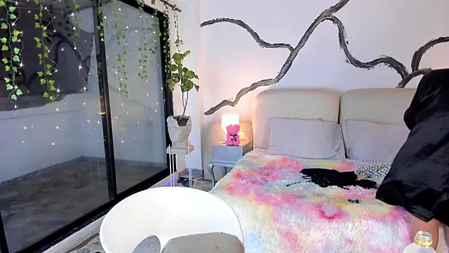 SarahCastro1  online show from 11.29.25