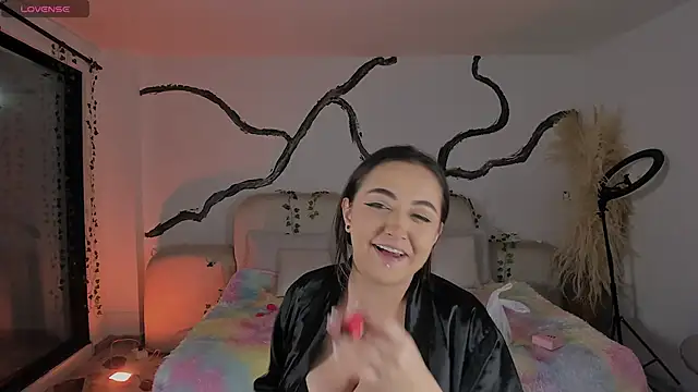 SarahCastro1  online show from 12.22.25