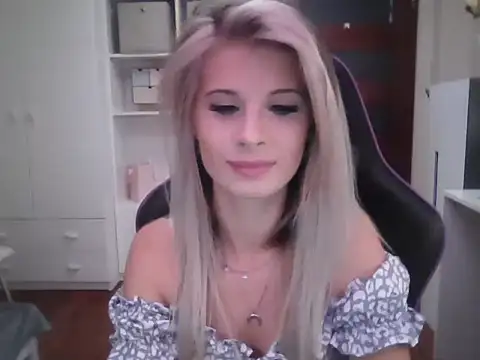 KristineGlow online show from 10.02.25