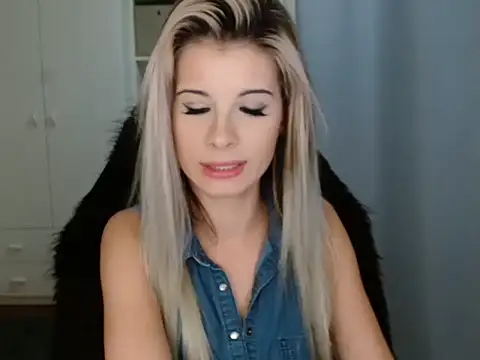 KristineGlow online show from 11.18.25