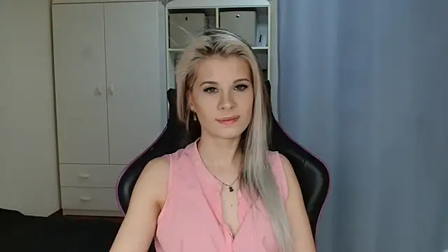 KristineGlow online show from 04.23.26