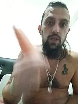 Snapshot of urugauchito chatting on 06.14.26 urugauchito online show from 06.14.26