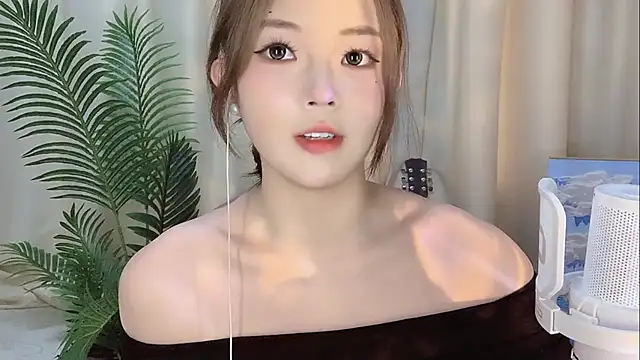 Snapshot of MM-MUMU chatting on 09.19.25 MM-MUMU online show from 09.19.25