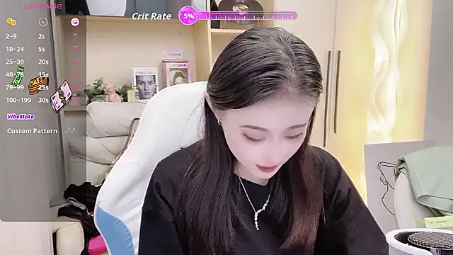 Snapshot of Naiyi-babe chatting on 10.04.25 Naiyi-babe online show from 10.04.25