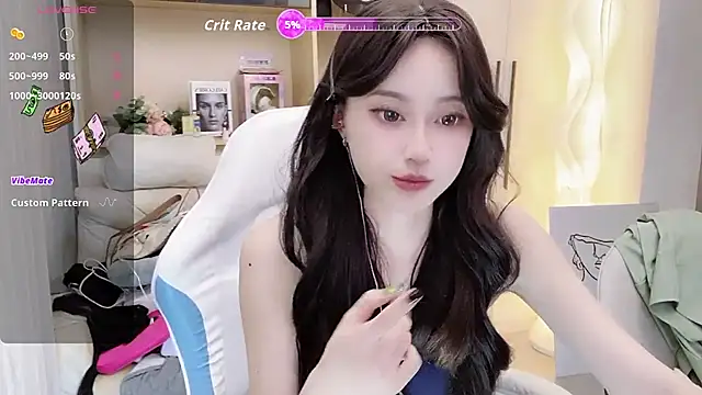 Snapshot of Naiyi-babe chatting on 10.17.25 Naiyi-babe online show from 10.17.25