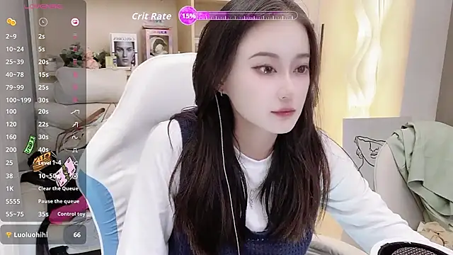 Snapshot of Naiyi-babe chatting on 10.19.25 Naiyi-babe online show from 10.19.25