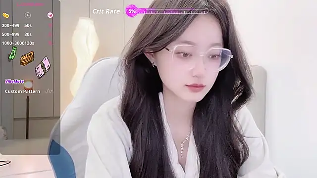 Snapshot of Naiyi-babe chatting on 11.05.25 Naiyi-babe online show from 11.05.25