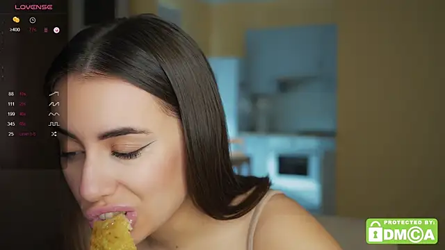 Snapshot of KateCarrey chatting on 10.09.25 KateCarrey online show from 10.09.25