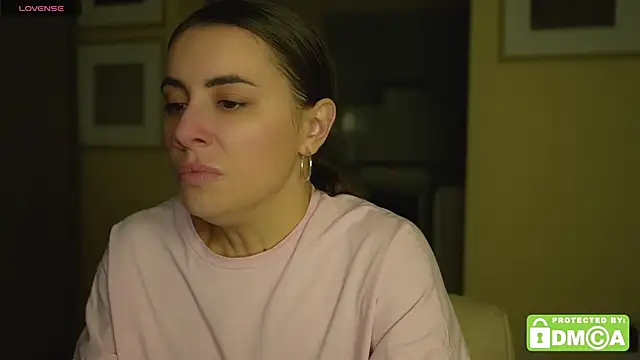 Snapshot of KateCarrey chatting on 11.06.25 KateCarrey online show from 11.06.25