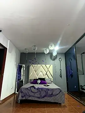 Snapshot of Sophia_moons chatting on 10.24.25 Sophia moons online show from 10.24.25