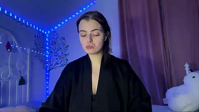 HoneyMist online show from 10.12.25