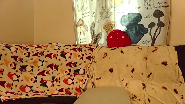 Snapshot of Shadow_Slut chatting on 10.12.25 Shadow Slut online show from 10.12.25