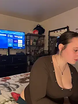 Snapshot of Shadow_Slut chatting on 11.08.25 Shadow Slut online show from 11.08.25