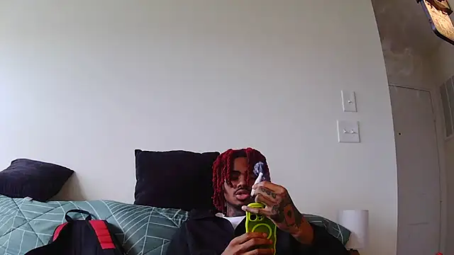 Snapshot of risktakinndolo chatting on 09.13.25 risktakinndolo online show from 09.13.25