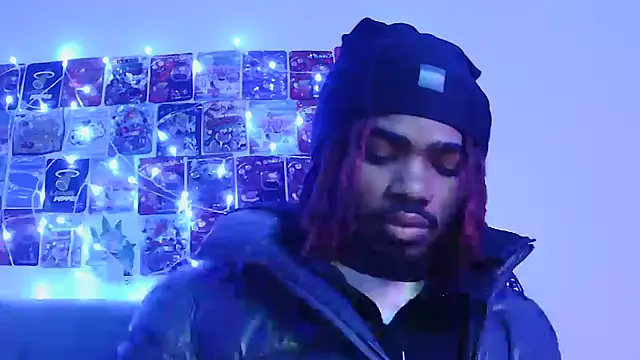 Snapshot of risktakinndolo chatting on 11.15.25 risktakinndolo online show from 11.15.25