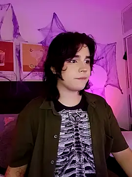 Snapshot of damienbeltmonth chatting on 10.29.25 damienbeltmonth online show from 10.29.25